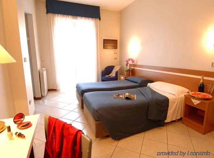 Hotel Mennini Mailand Zimmer foto